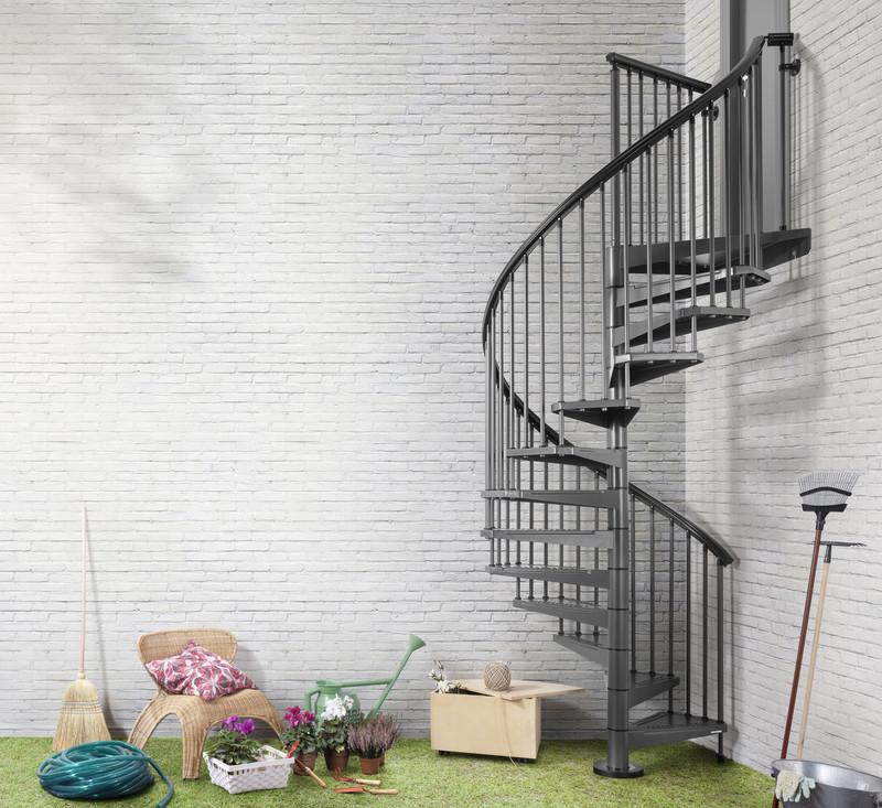 Escalier prêt à poser LUCIA - rampe acier diamètre 120