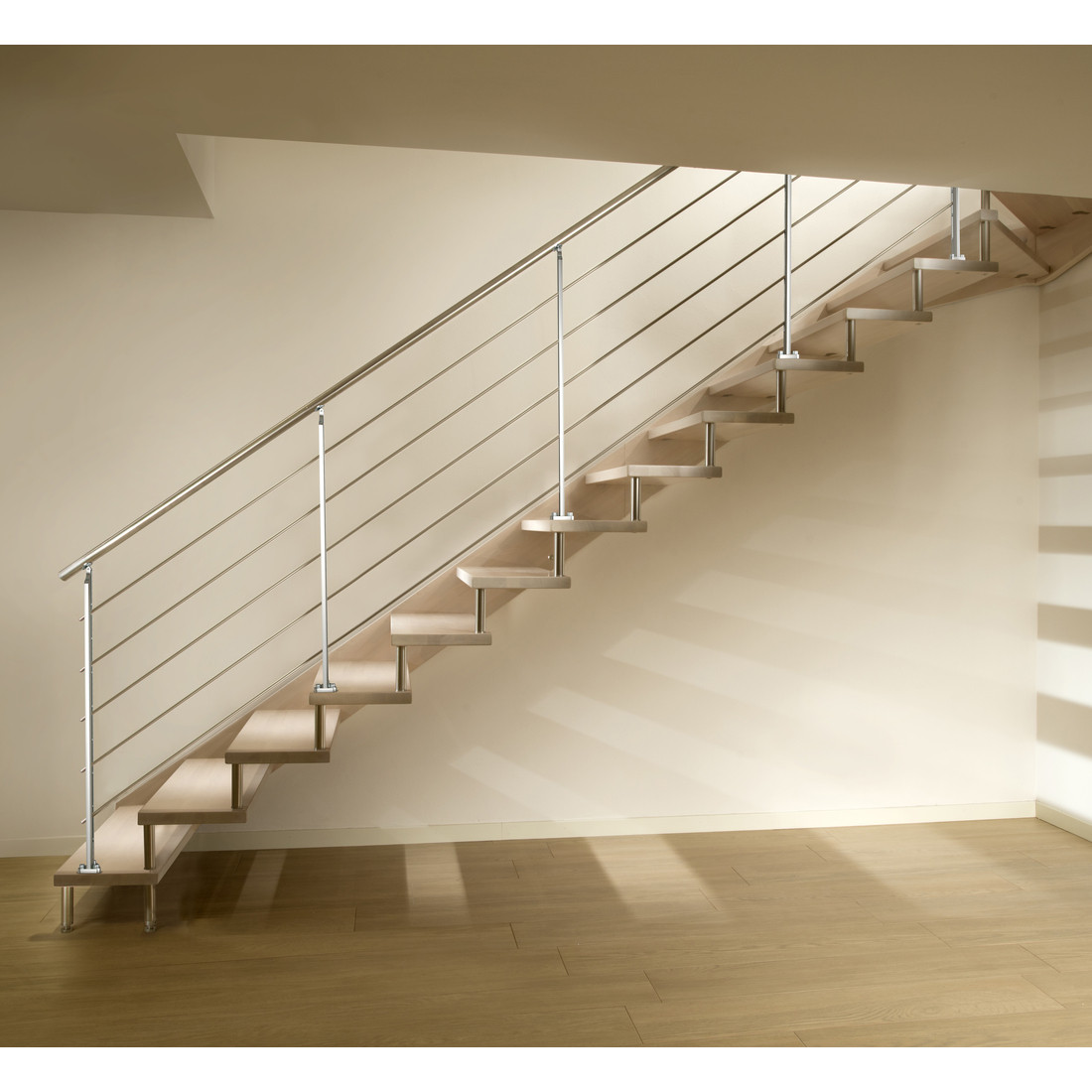 Escalier à limon latéral en bois FLO 110